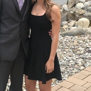 Lulu’s little black dress